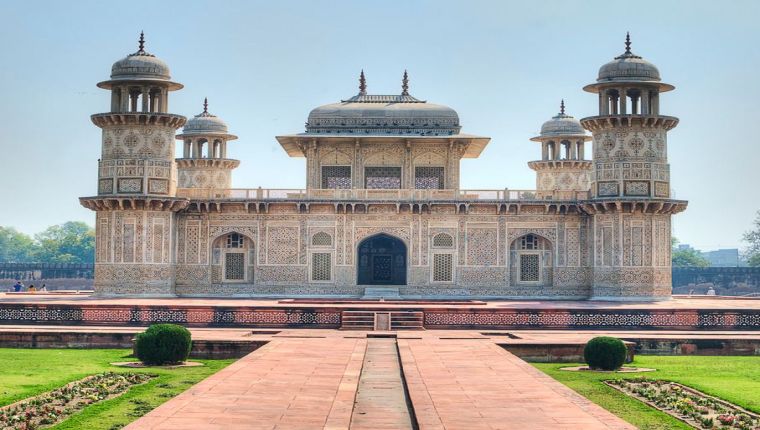 Blend Of Mughal and Rajput Culture